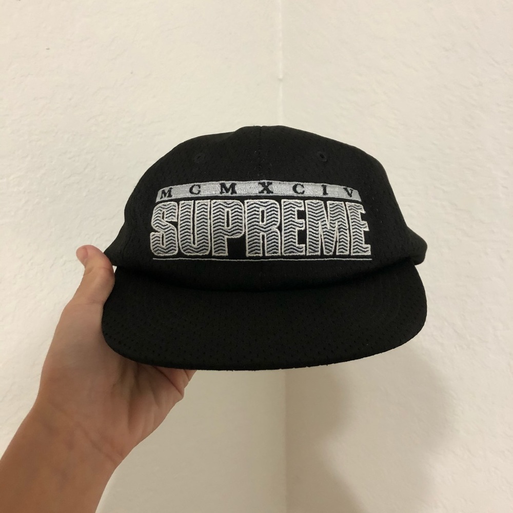 Supreme “MCMXCIV” black hat